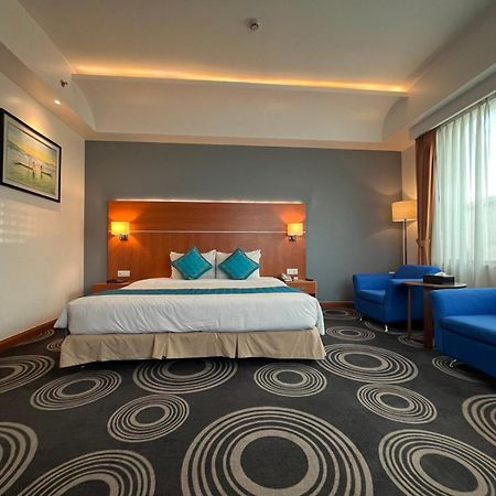 Ritz Grand Hotel Mandalay Exterior photo