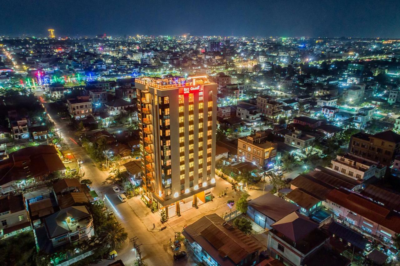 Ritz Grand Hotel Mandalay Exterior photo