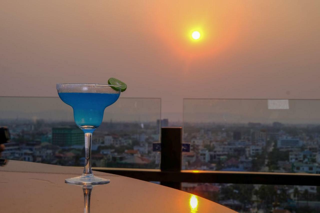 Ritz Grand Hotel Mandalay Exterior photo