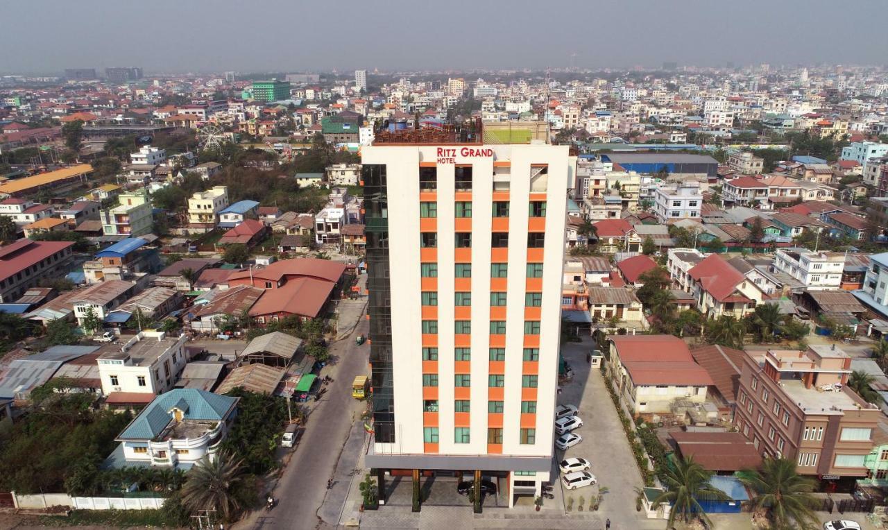 Ritz Grand Hotel Mandalay Exterior photo