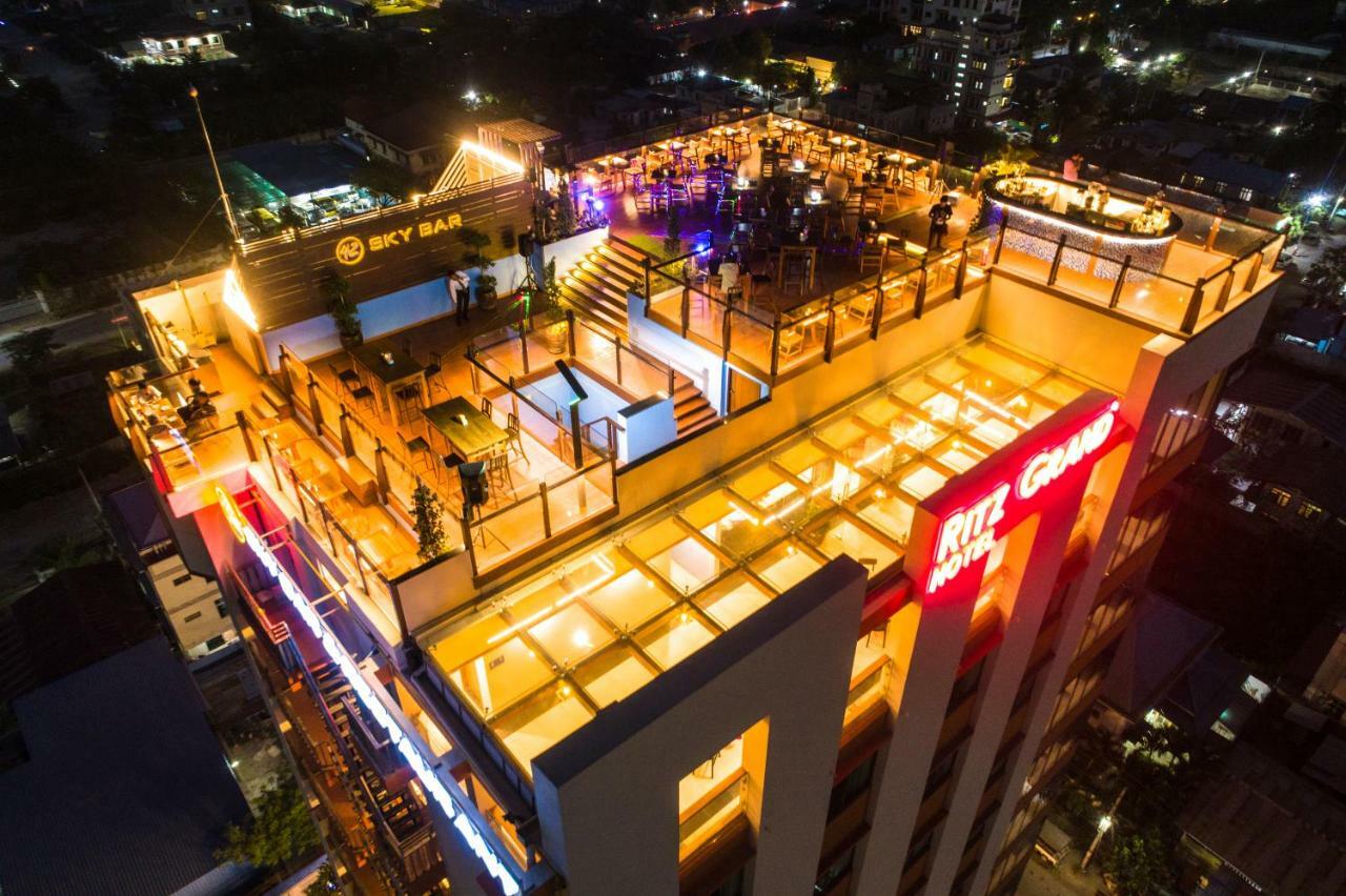 Ritz Grand Hotel Mandalay Exterior photo
