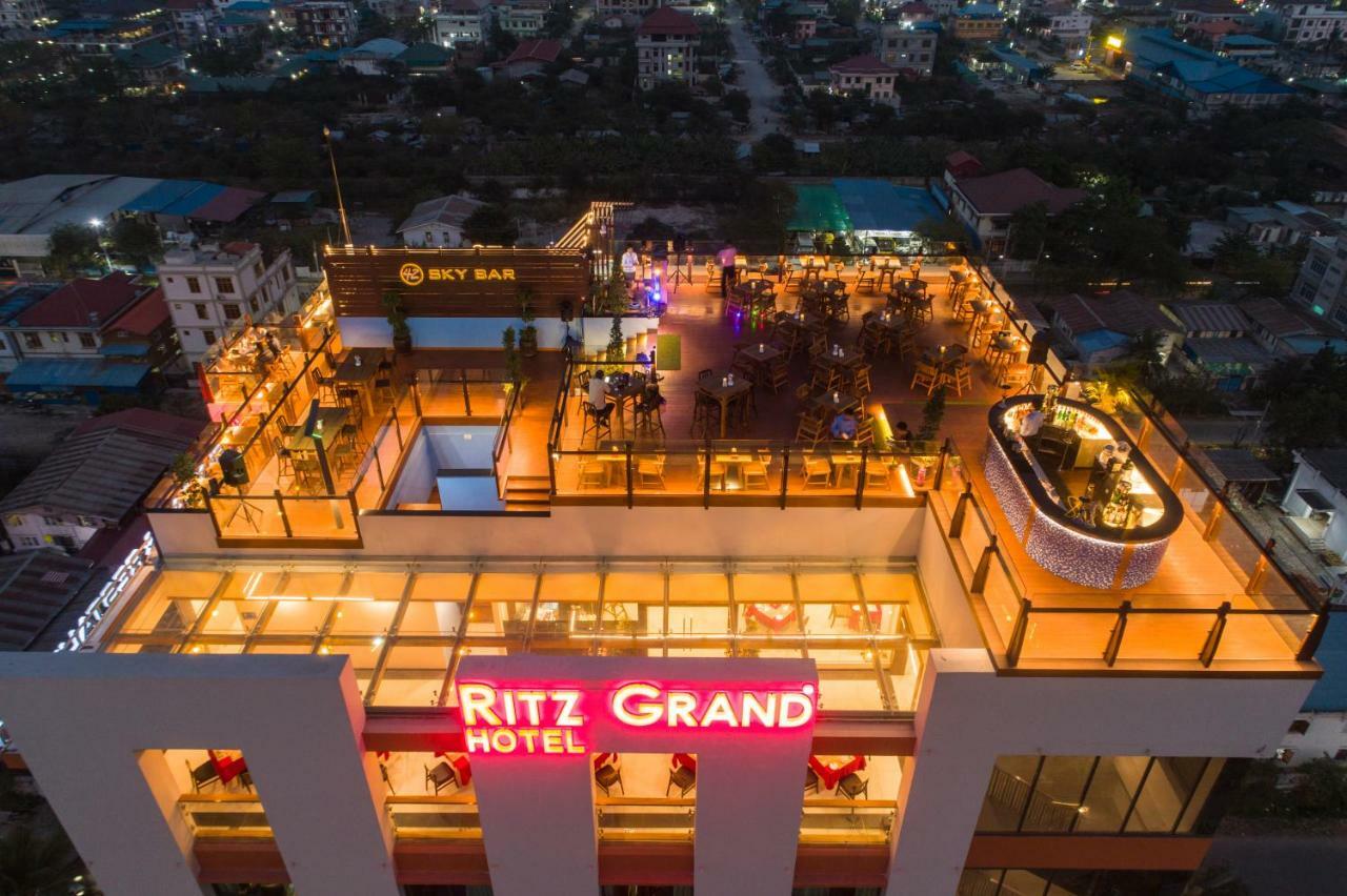 Ritz Grand Hotel Mandalay Exterior photo